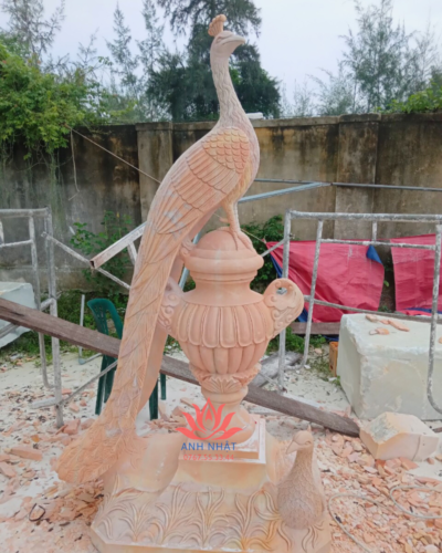Tượng con công- dieukhacdaanhnhat.com